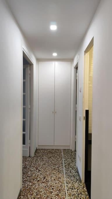 Cozy Apartment Near The Colosseum Roma Exterior foto
