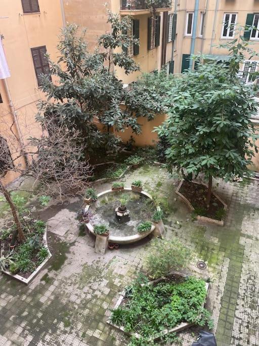 Cozy Apartment Near The Colosseum Roma Exterior foto